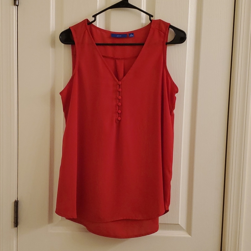 Apt 9 button front tank